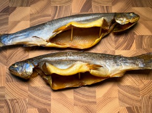 Рыбные снеки: Форель радужная х/к