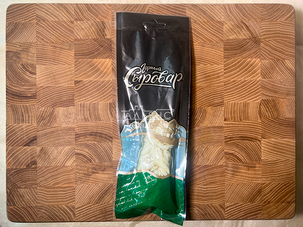 Сыр 100 гр ГОРНЫЙ СЫРОВАР (Косичка с укропом и чесноком) в Нижнекамске